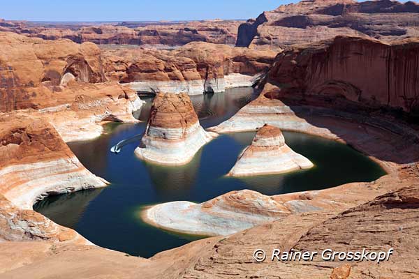 Rainer Grosskopf Beschreibt Seine Erneute Wanderung Mit Campingausrustung Von Der Hole In The Rock Road Zum Reflection Canyon Dort Hat Er Gecampt Hoch Uber Dem Lake Powell Einem Stausee In Der Glen Canyon National Receation